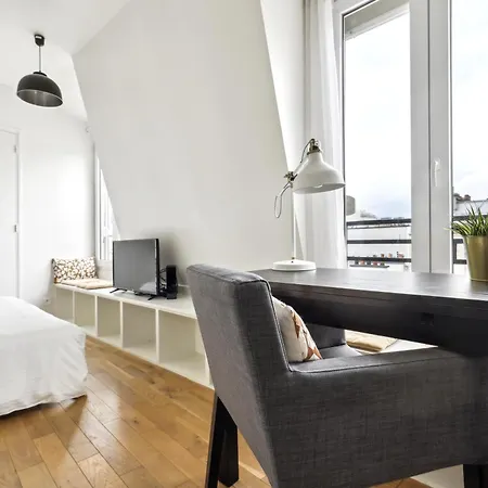 Bright Floor Near Pere Lachaise Apartment Paris